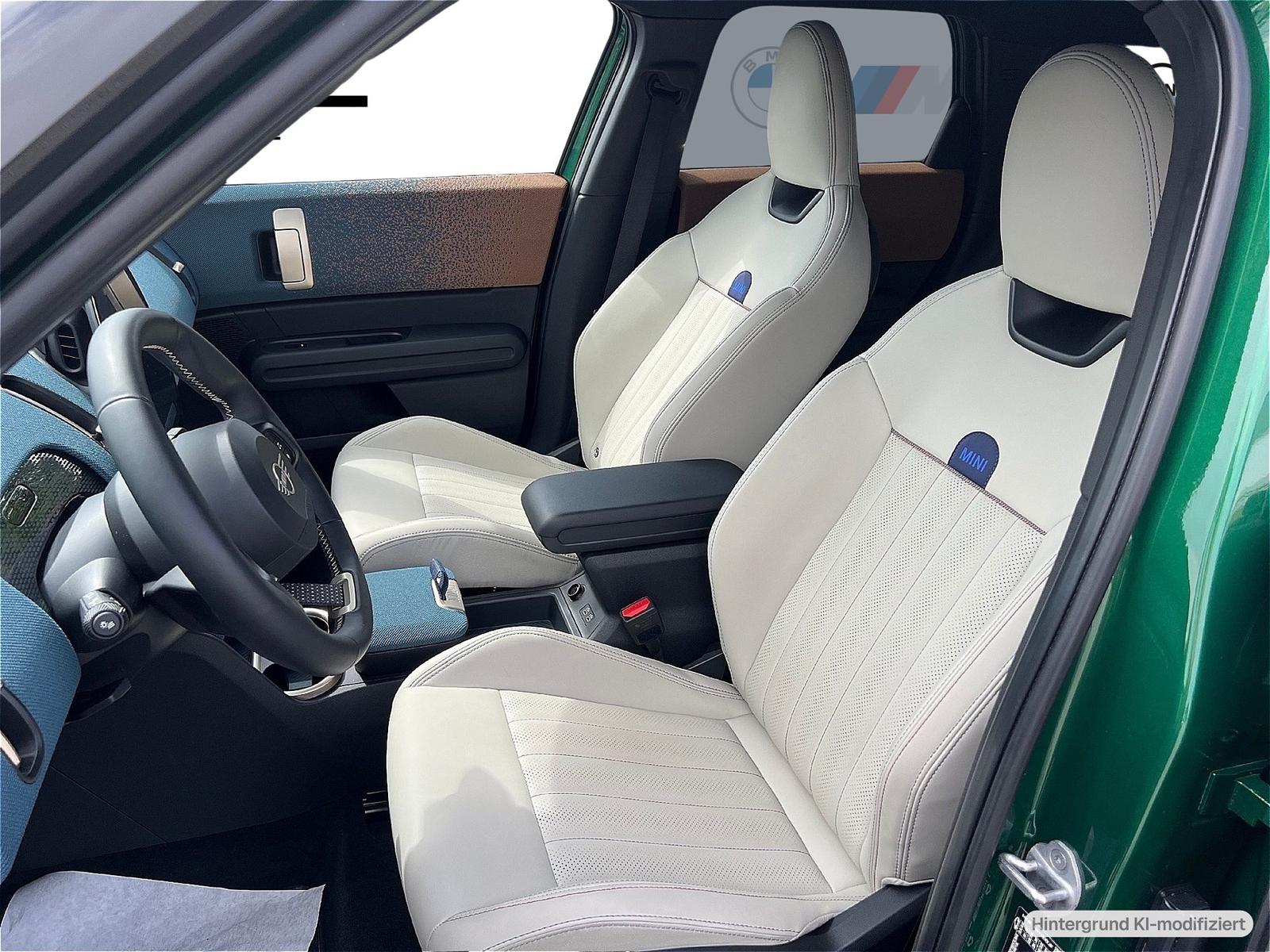 MINI Countryman C Favoured Trim Paket XL AHK