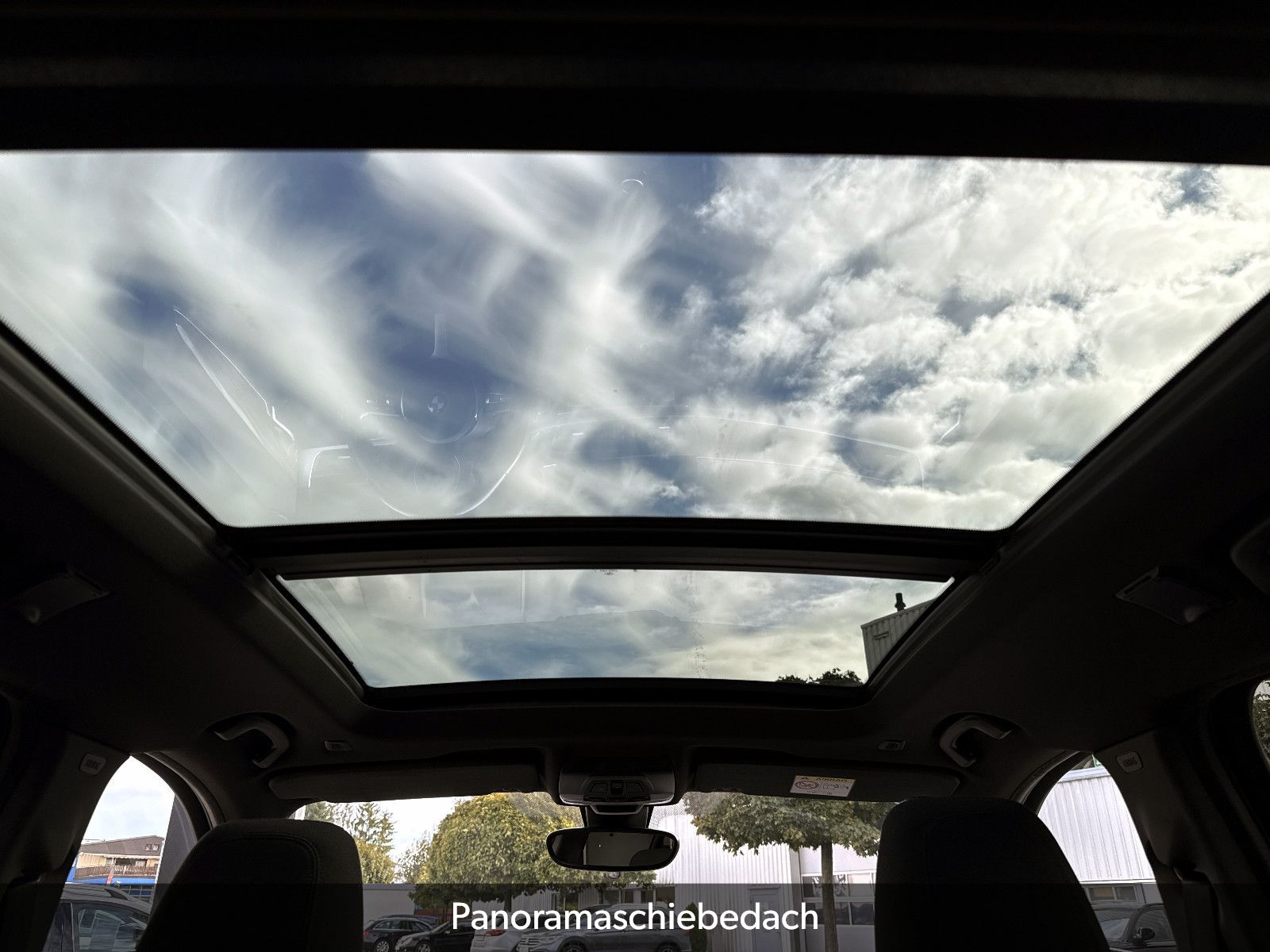 Fahrzeugabbildung BMW X1 xDrive25e Advantage ACC KAM AHK PANO HUD H&K