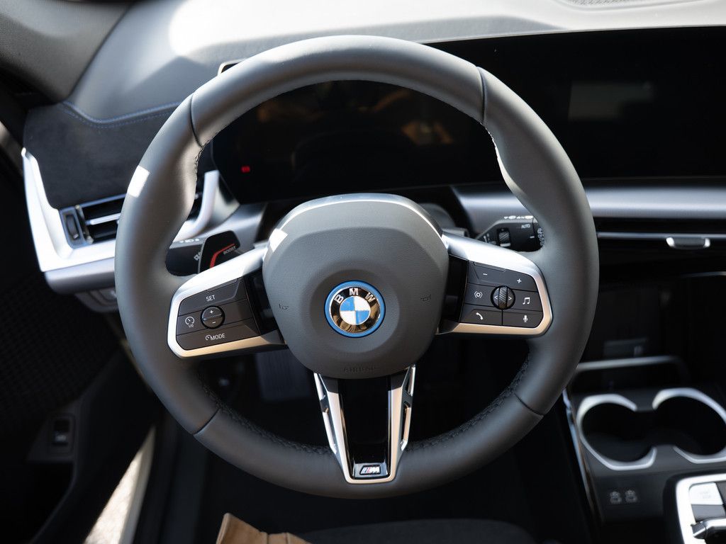 BMW iX1 - Bild 12