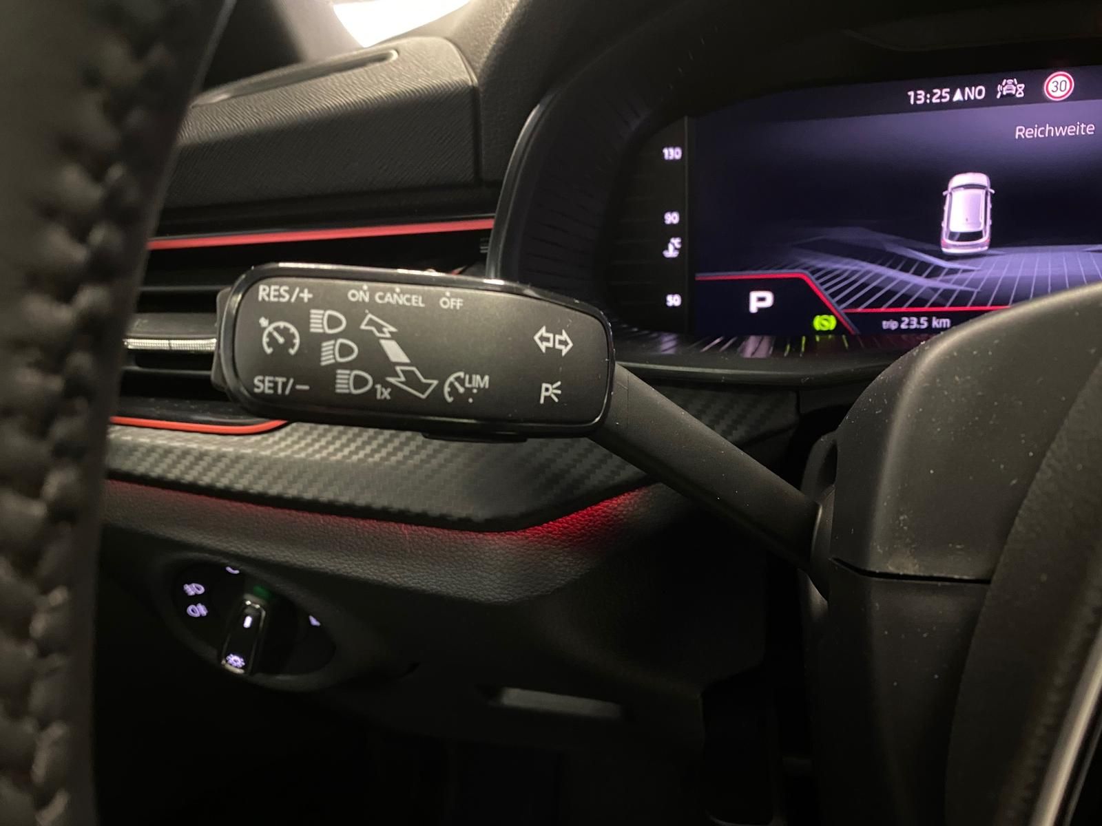 Fahrzeugabbildung SKODA Kamiq 1.5 TSI ACT DSG Monte Carlo+AHK+MATRIX++++