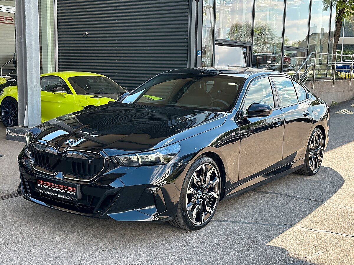 BMW i5 eDrive40 M-Sportpaket PRO / AHK / Iconic G...
