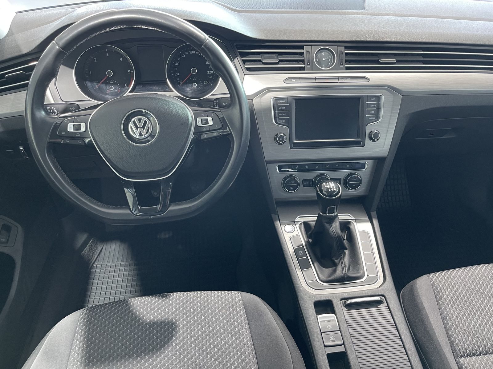 Fahrzeugabbildung Volkswagen Passat Variant 2.0 TDI Trendline*AHK*ACC*Navi*