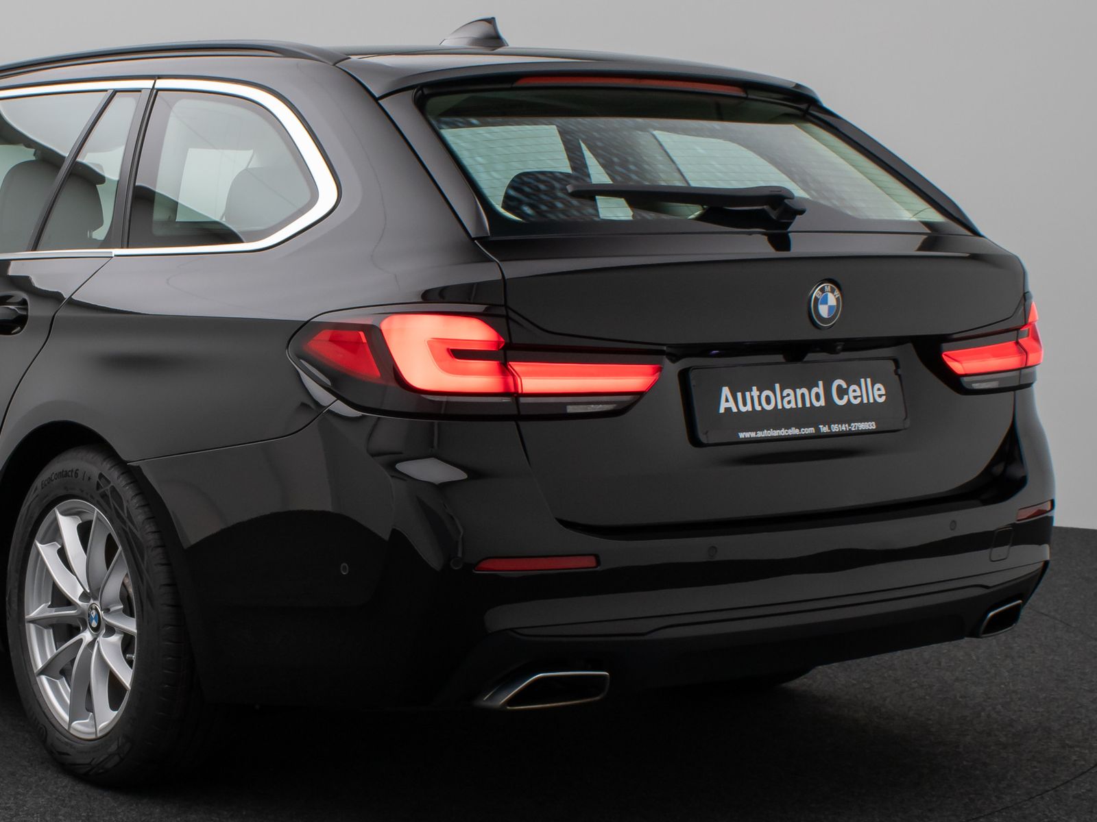 Fahrzeugabbildung BMW 530d Panorama Kamera DAB HiFi DrivAssist Komfort