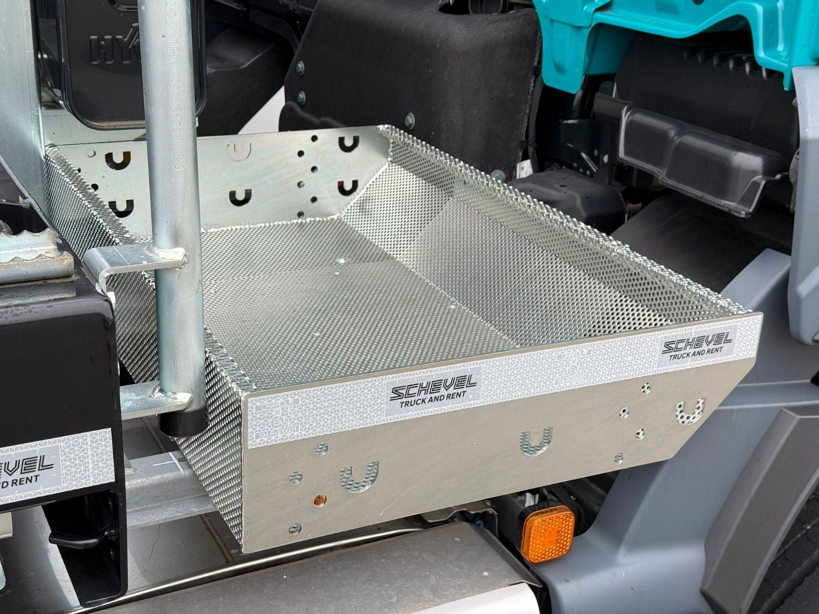 Fahrzeugabbildung MAN TGS 26.520 Absetzkipper HYVA 18 TAZ / Funk / 6x4