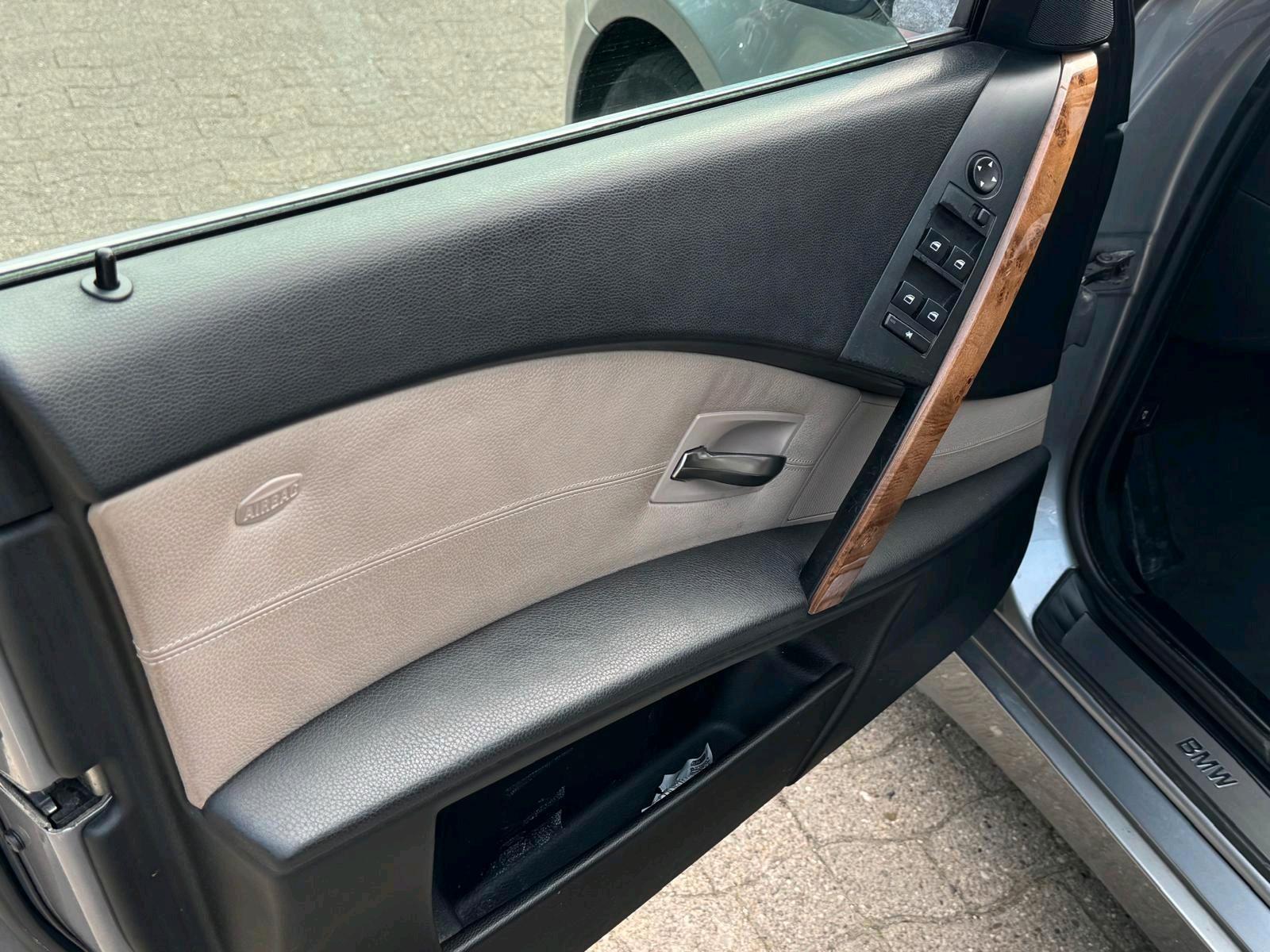 BMW 530 2006 — interior
