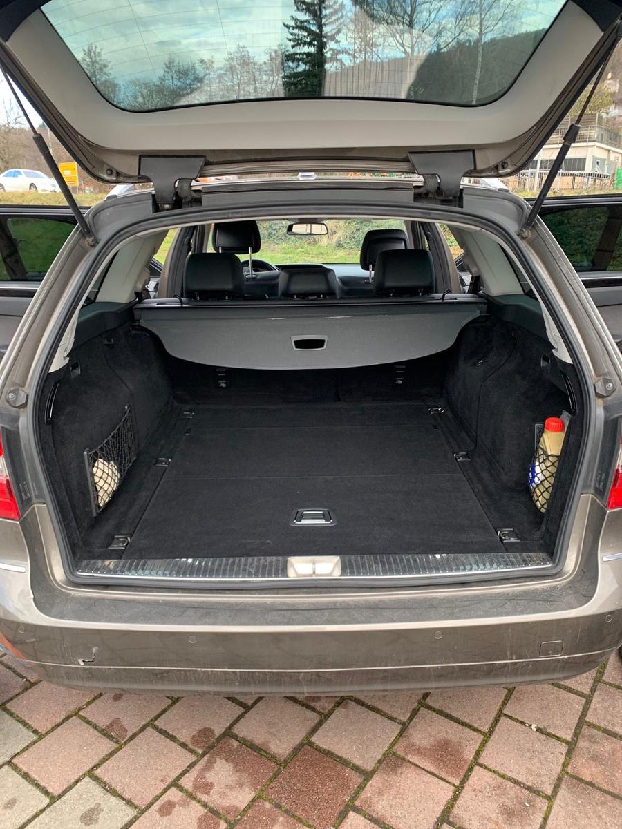 Mercedes-Benz E220 2010 — photo 11