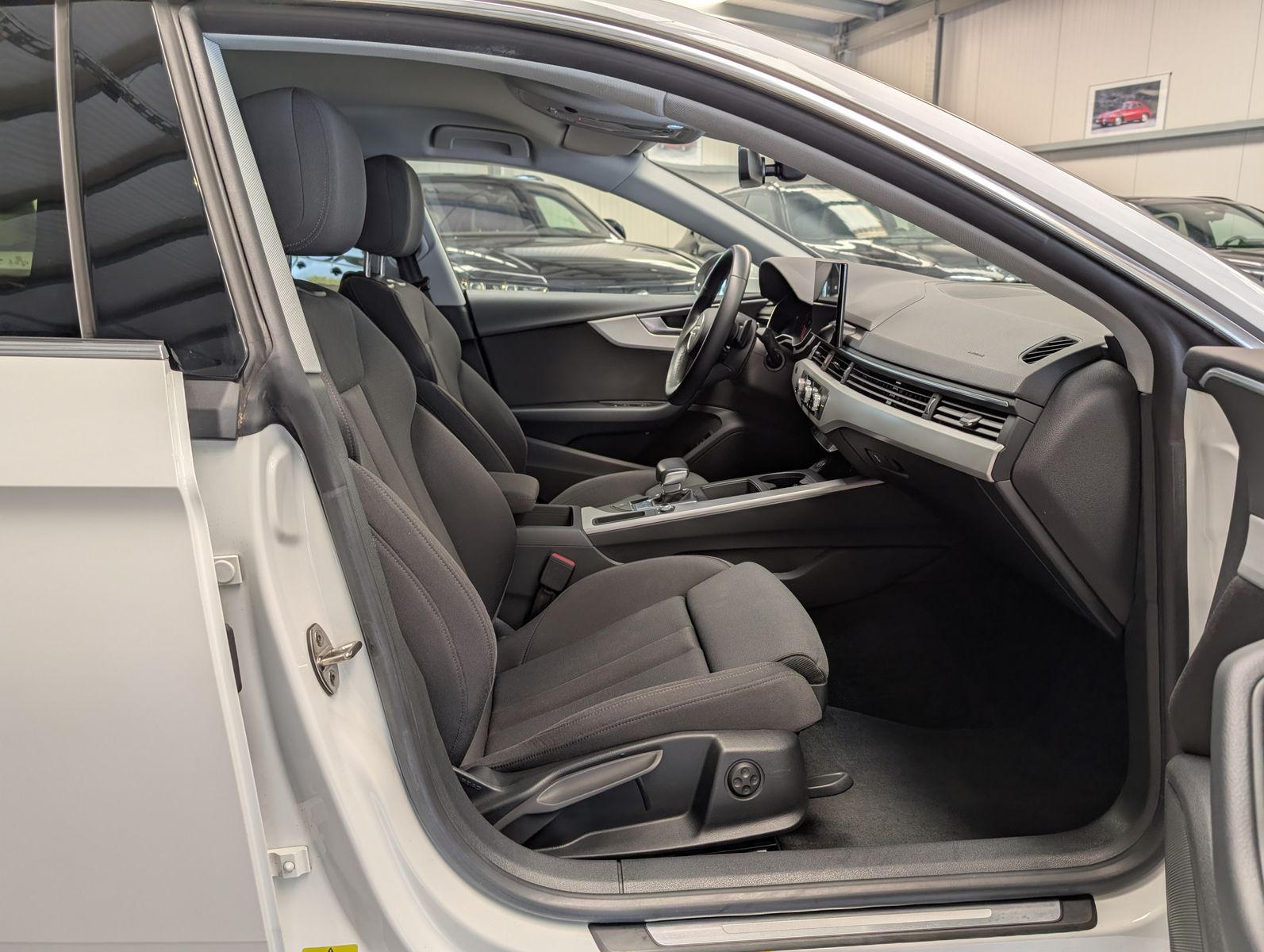 Fahrzeugabbildung Audi A5 40TDI S-tronic LED Sport-Sit SHz PDC Navi AHK