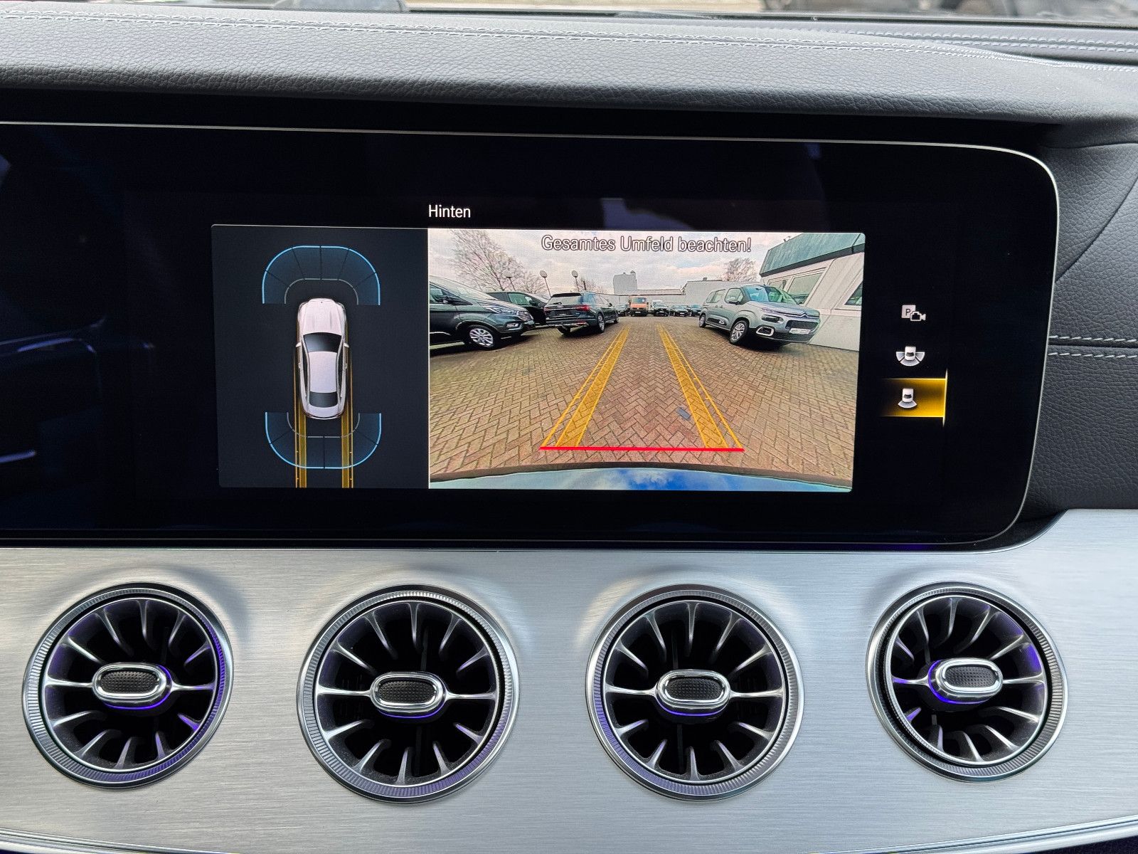Fahrzeugabbildung Mercedes-Benz E 300 Coupe 9G 2X AMG LINE PANORAMA MBUX 20 ZOLL