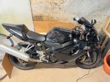 Suzuki GSX-R  750 gut gepflegt und schick lackiert - SUZUKI GSX 750 L