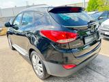 Hyundai ix35 2.0 Style 2WD Aut/Leder/Navi/Panorama - Hyundai ix35 in Berlin