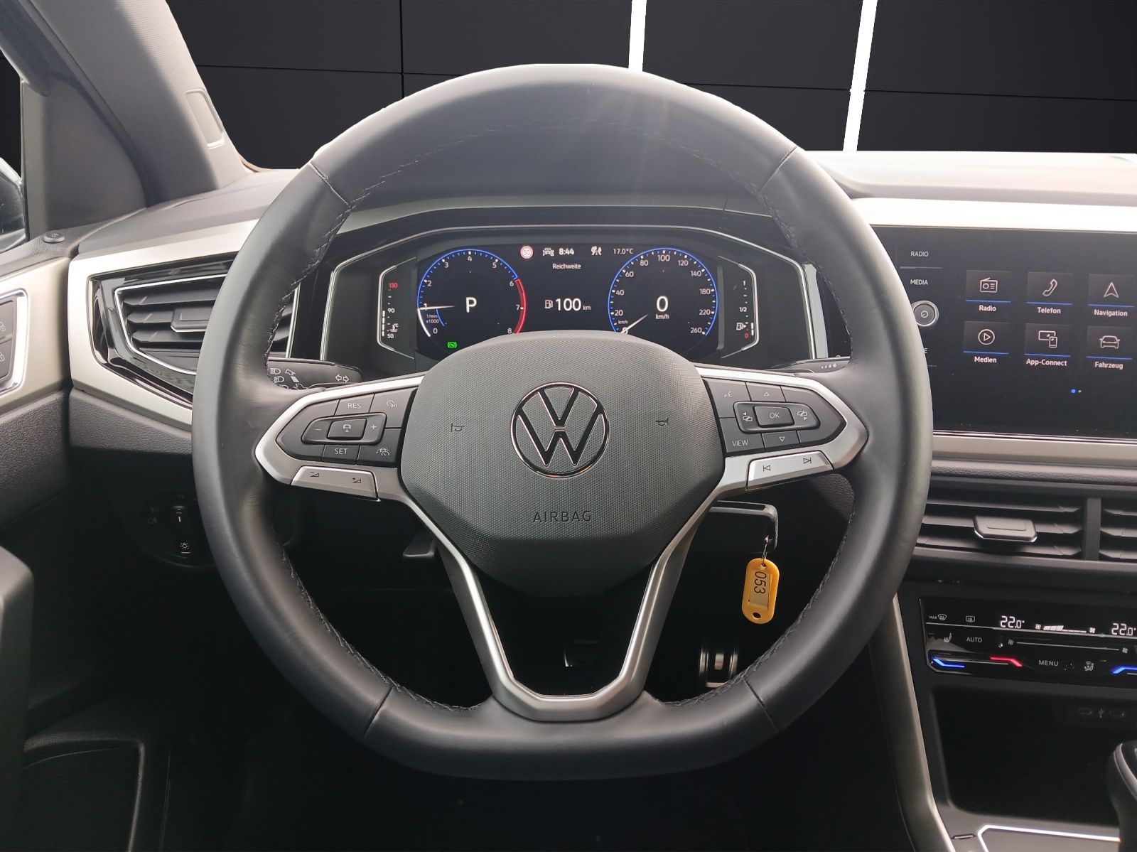 Fahrzeugabbildung Volkswagen Taigo Life TSI DSG IQ.Light ACC SHZ RearView 17"