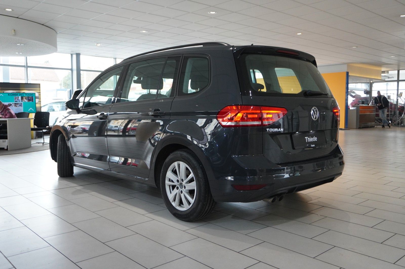 Fahrzeugabbildung Volkswagen Touran 2.0 TDI COMFORTLINE KLIMA/PDC/USB/ALU/BT