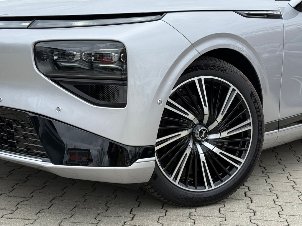 XPENG G9
