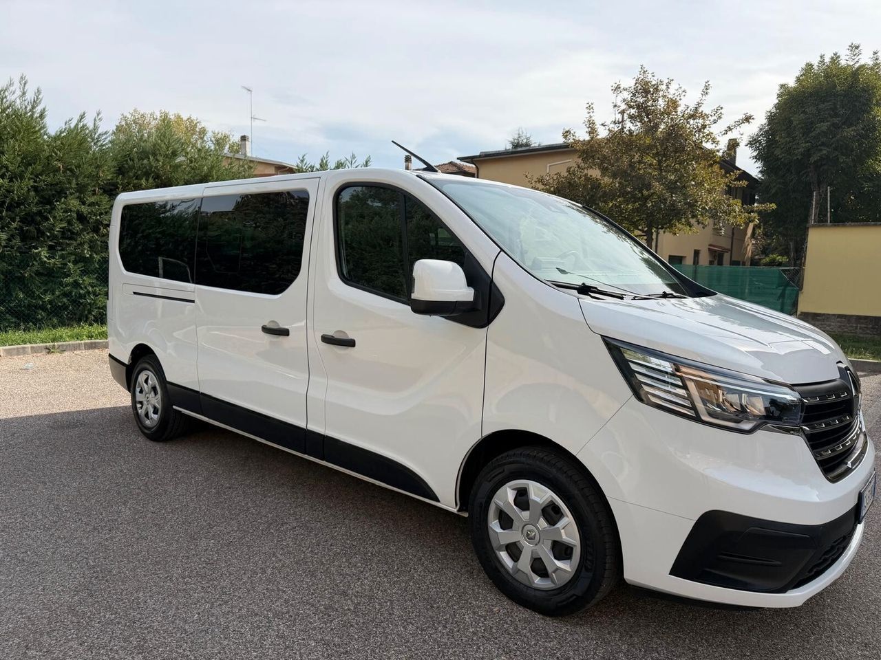 Other Renault Trafic 2.0 dCi - 9 POSTI - NAV - 12 MESI imagem 2