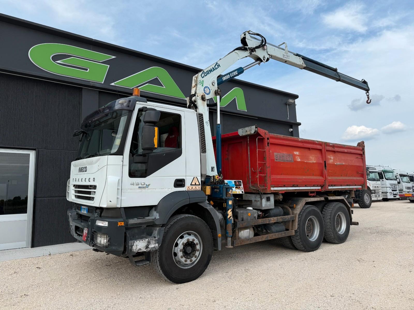 Iveco Trakker 380T45 Kipper + Kran CORMACH 6x4 33Ton