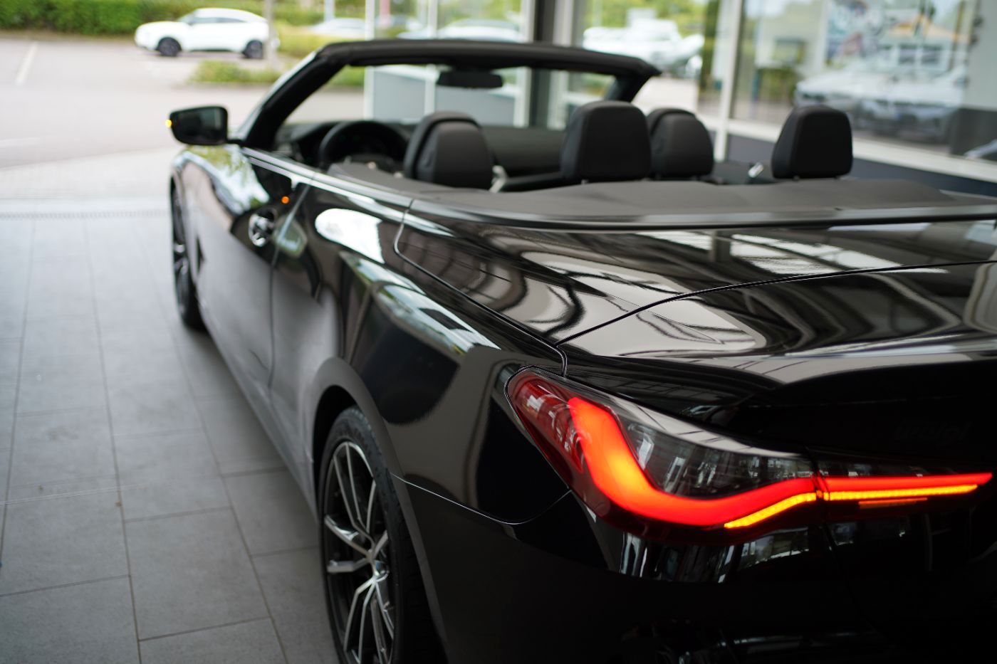 Fahrzeugabbildung BMW 420i Cabrio Open-Air Paket+DrivingAssist+Laserli