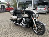Harley-Davidson Ultra Limited mit Rückwärtsgang und Kess Tech - HARLEY-DAVIDSON ULTRA