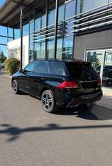 Mercedes-Benz GLE 350 4MATIC AMG Line, AHK, Vollleder - : Beige, Leder