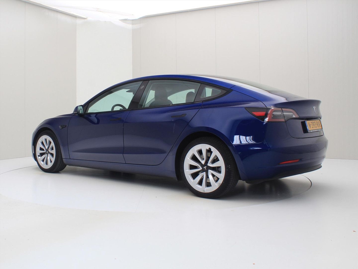 Tesla Model 3 Long-Range AWD 351pk 75 kWh 91,6% SoH FA imagem 3