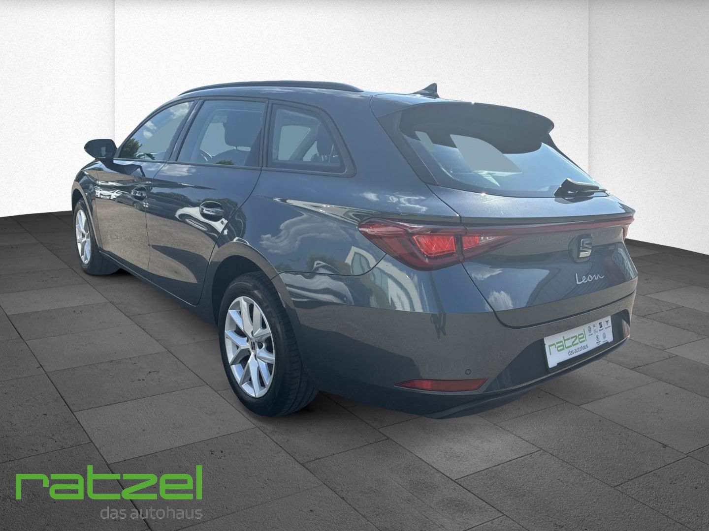 Fahrzeugabbildung SEAT Leon Sportstourer Style 1.0 eTSI 7-Gang Automati