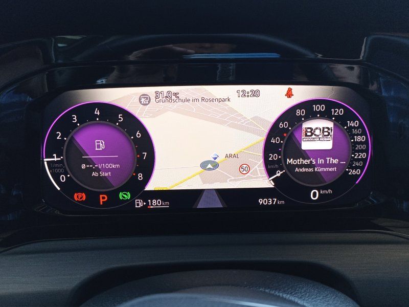 Fahrzeugansicht 11 Fahrzeugabbildung Volkswagen Golf VIII 1.5 eTSI Style DSG MATRIX-LED+KAMERA+