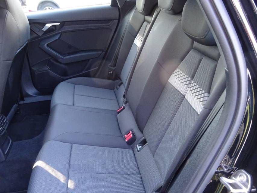 Fahrzeugabbildung Audi A3 Sportback 1.5 TFSI MHEV S line