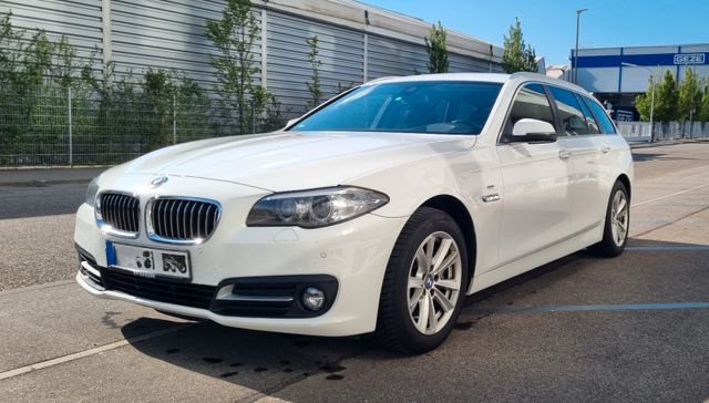BMW 530d xDrive Touring AHK, Android CarPlay