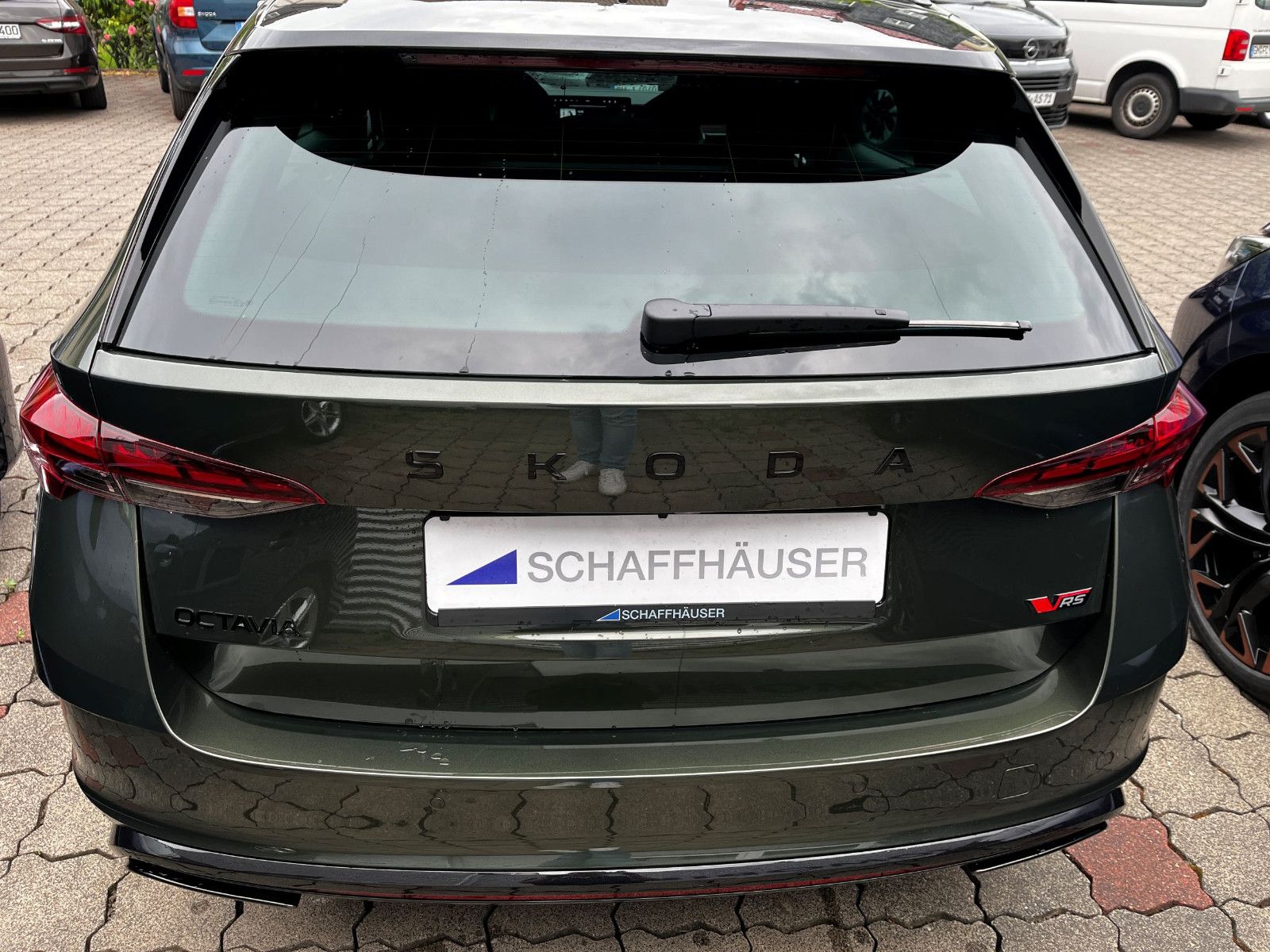 Fahrzeugabbildung SKODA Octavia Combi 2.0 TSI RS AHK NAV PANO 18"