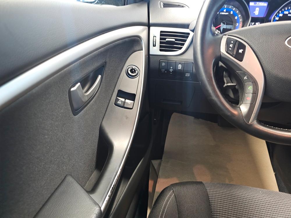 Hyundai i30 1.Hand,PDC,Klimaautomatik,Winterräder