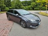 Toyota Avensis Combi 2,2-l-D-4D Automatik Edition E... - Toyota Avensis Gebrauchtwagen in München