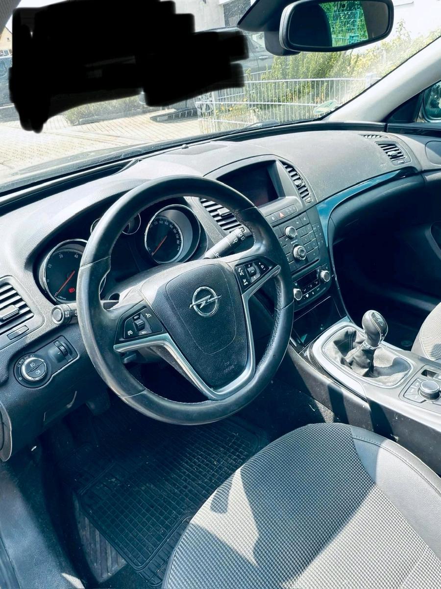 Opel Astra 2012 — photo 7