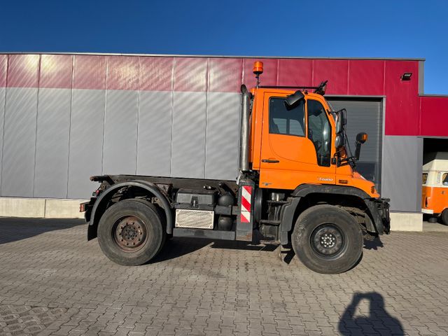 Unimog U 4000