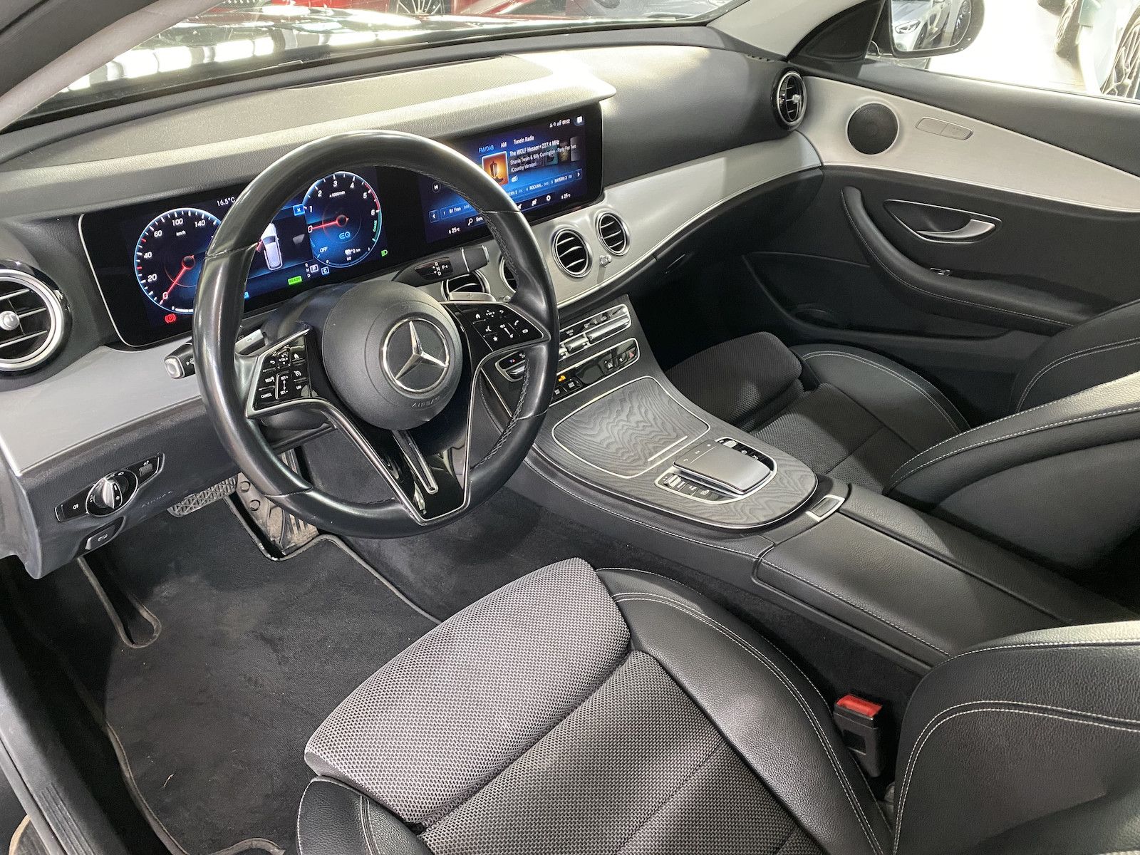 Fahrzeugabbildung Mercedes-Benz E 300 de 4-M T Avantgarde/WIDE/LED-HIGH/RFK/