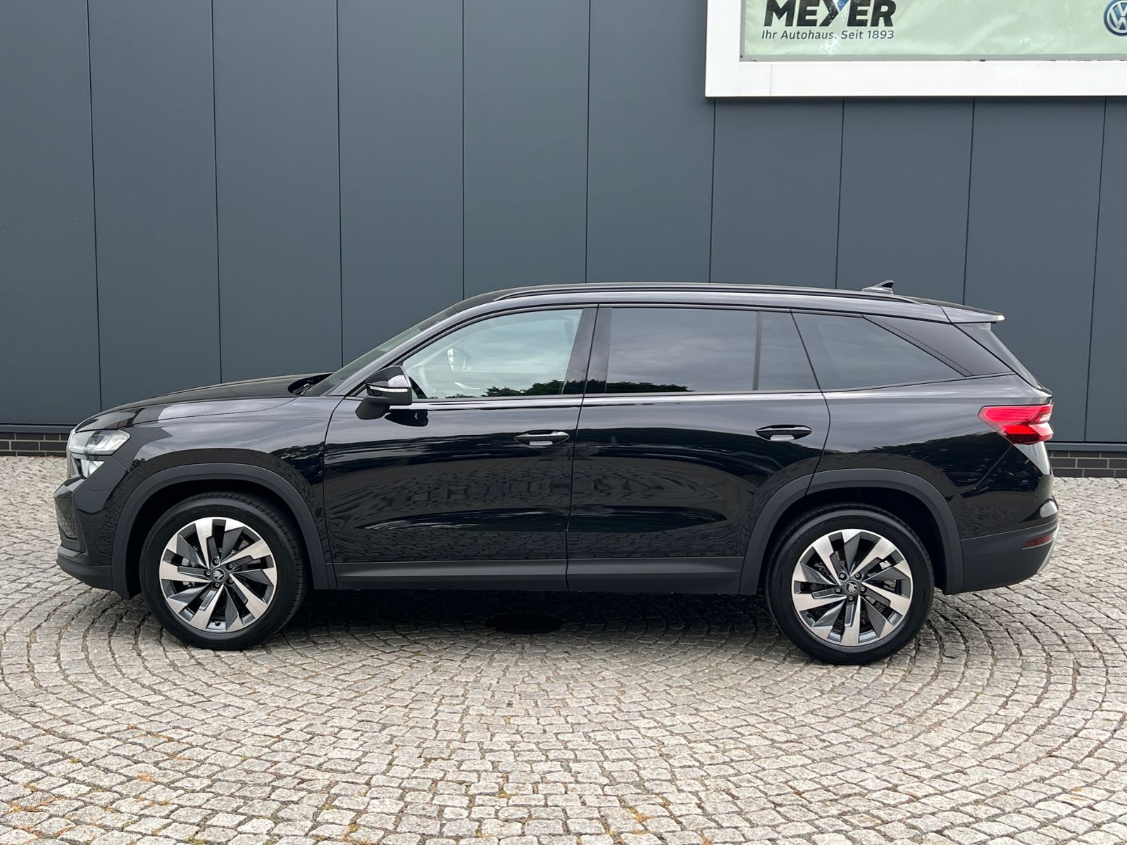 Fahrzeugabbildung SKODA Kodiaq Selection 2.0 TDI DSG *AHK, Kamera, Navi*