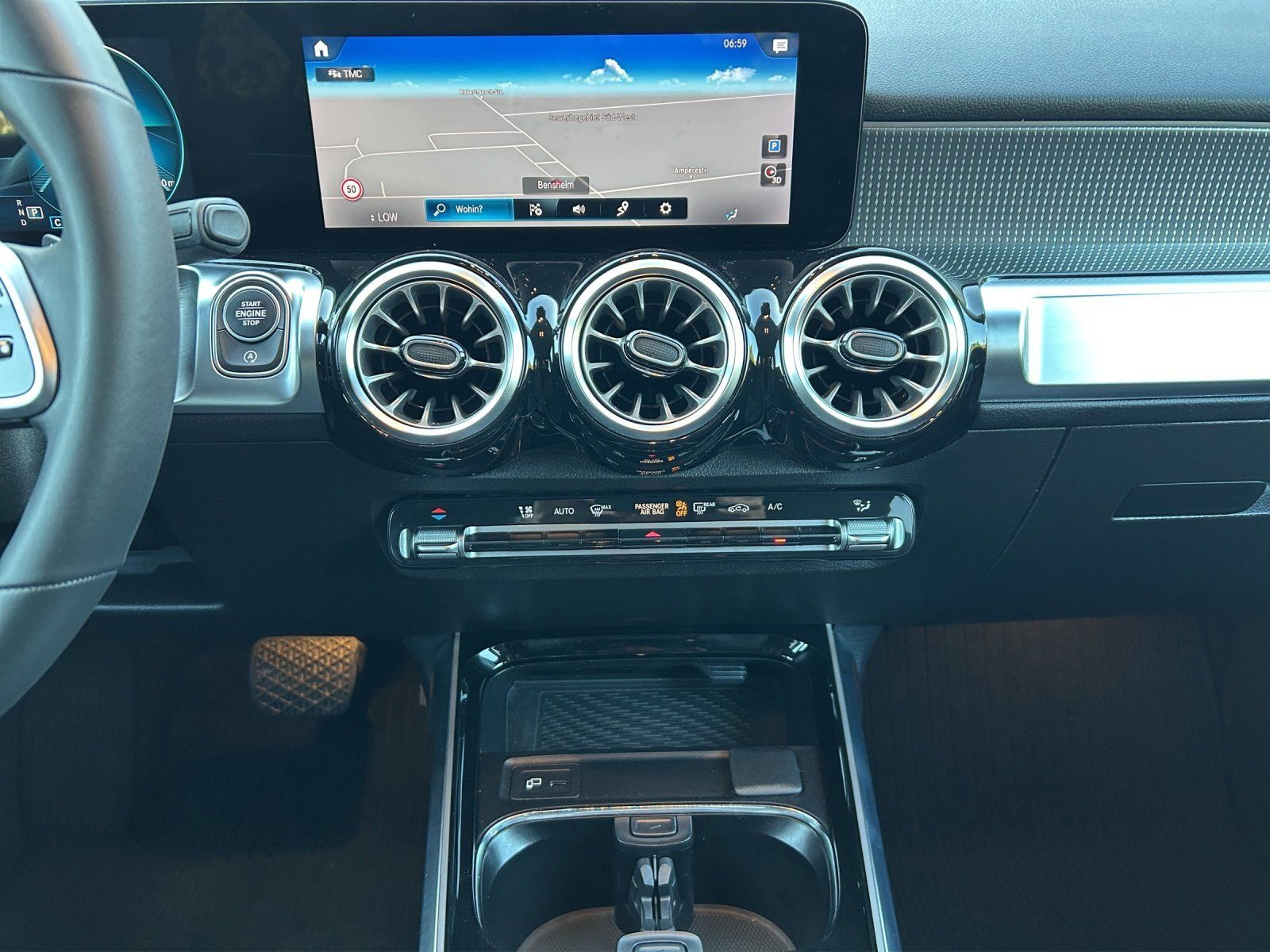 Fahrzeugabbildung Mercedes-Benz GLB200 Progr LED HighEndMBUX HUD Night AHK Busin