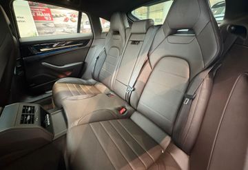 Porsche Panamera - 8