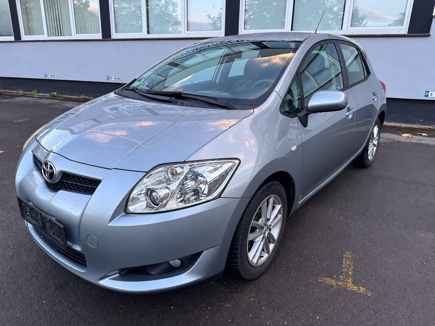 Toyota Auris Life