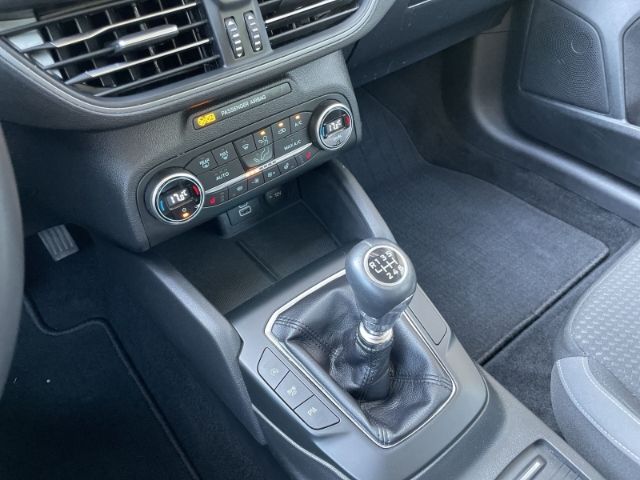 Fahrzeugabbildung Ford Focus 1.5 EcoBlue Cool & Connect AHK, Navi, Sitz