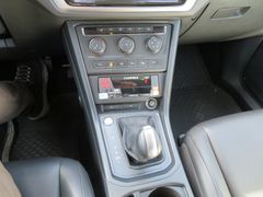 VW Touran 2.0 TDI Trendline Taxi DSG 7-Sitzer Leder VW Touran 2.0 TDI Trendline Taxi DSG 7-Sitzer Leder