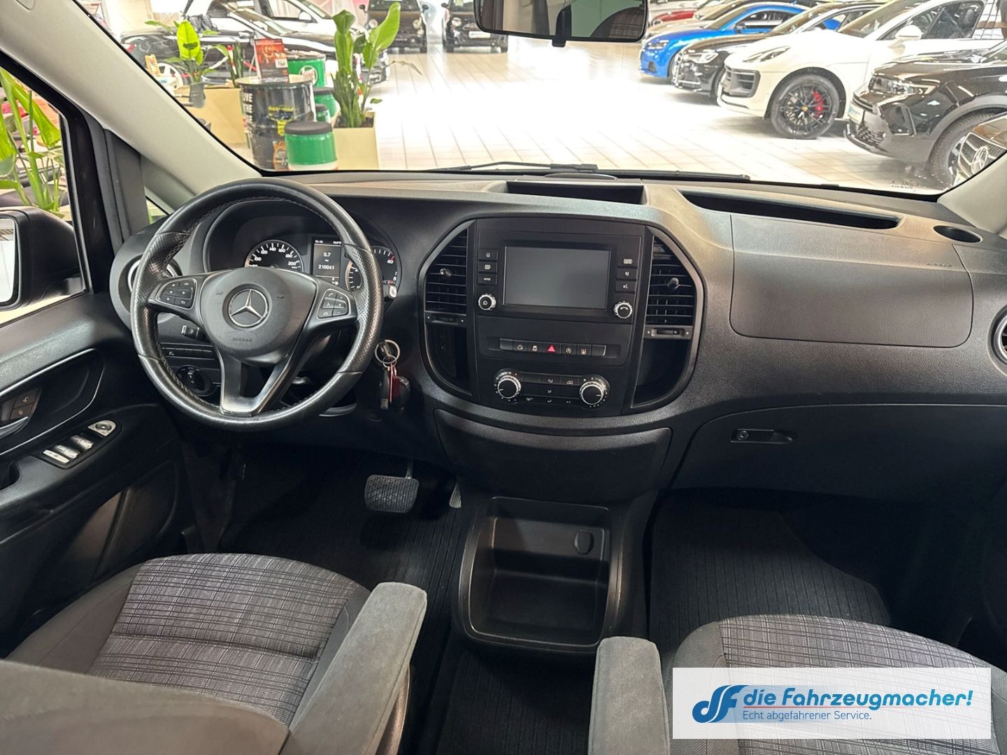 Fahrzeugabbildung Mercedes-Benz Vito Tourer 116 CDI BT kompakt BlueTEC *EXPORT
