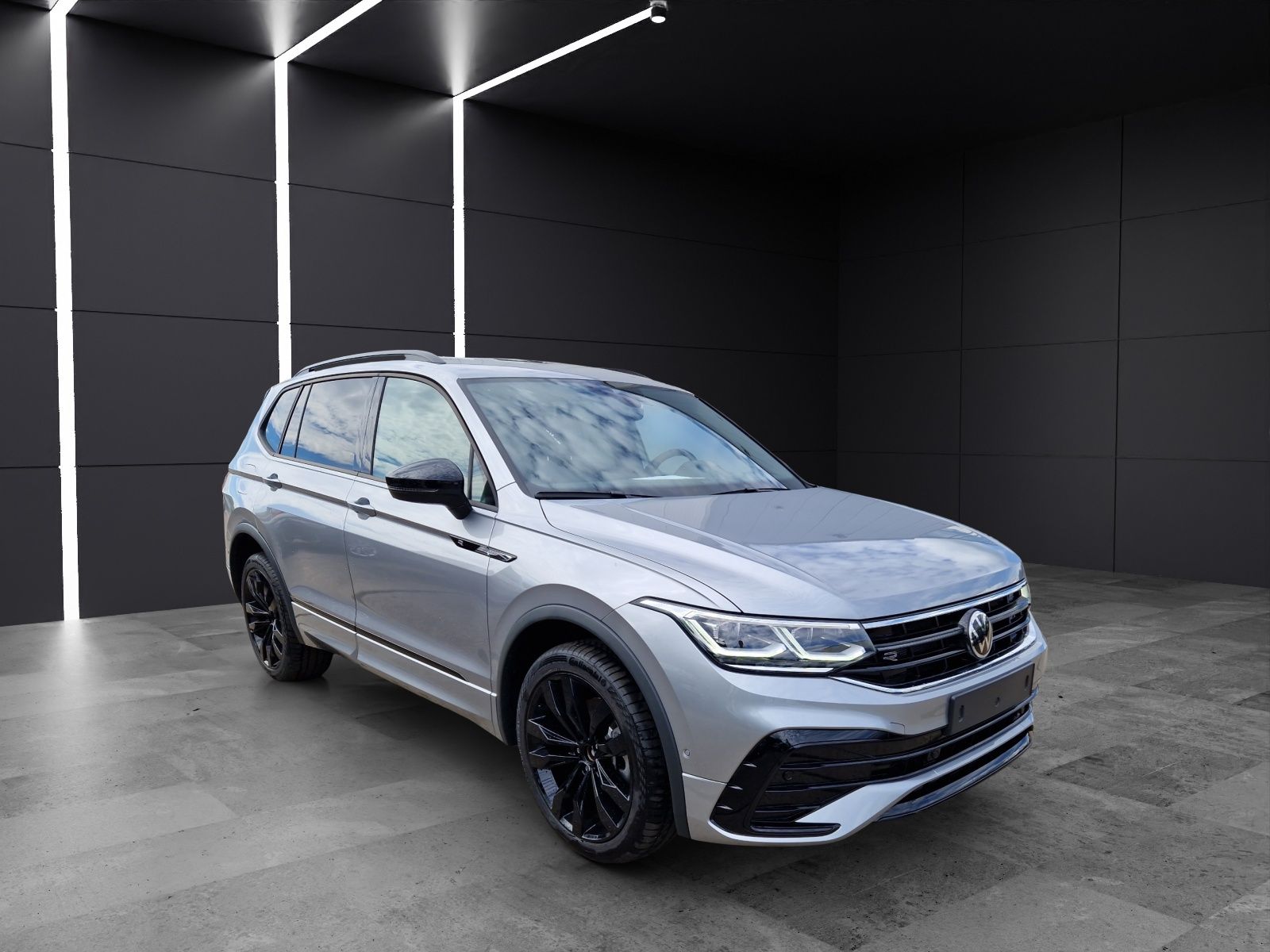 Fahrzeugabbildung Volkswagen Tiguan Allspace TDI R-Line 4M