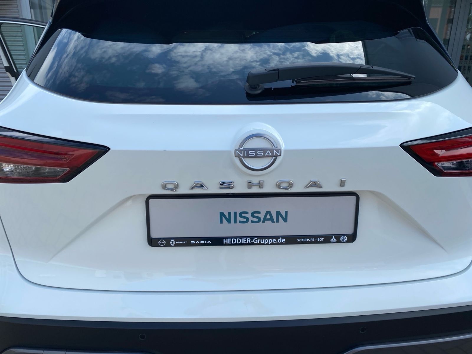 Fahrzeugabbildung Nissan Qashqai 1.3 DIG-T Automatik Tekna+ *Bose*Massage