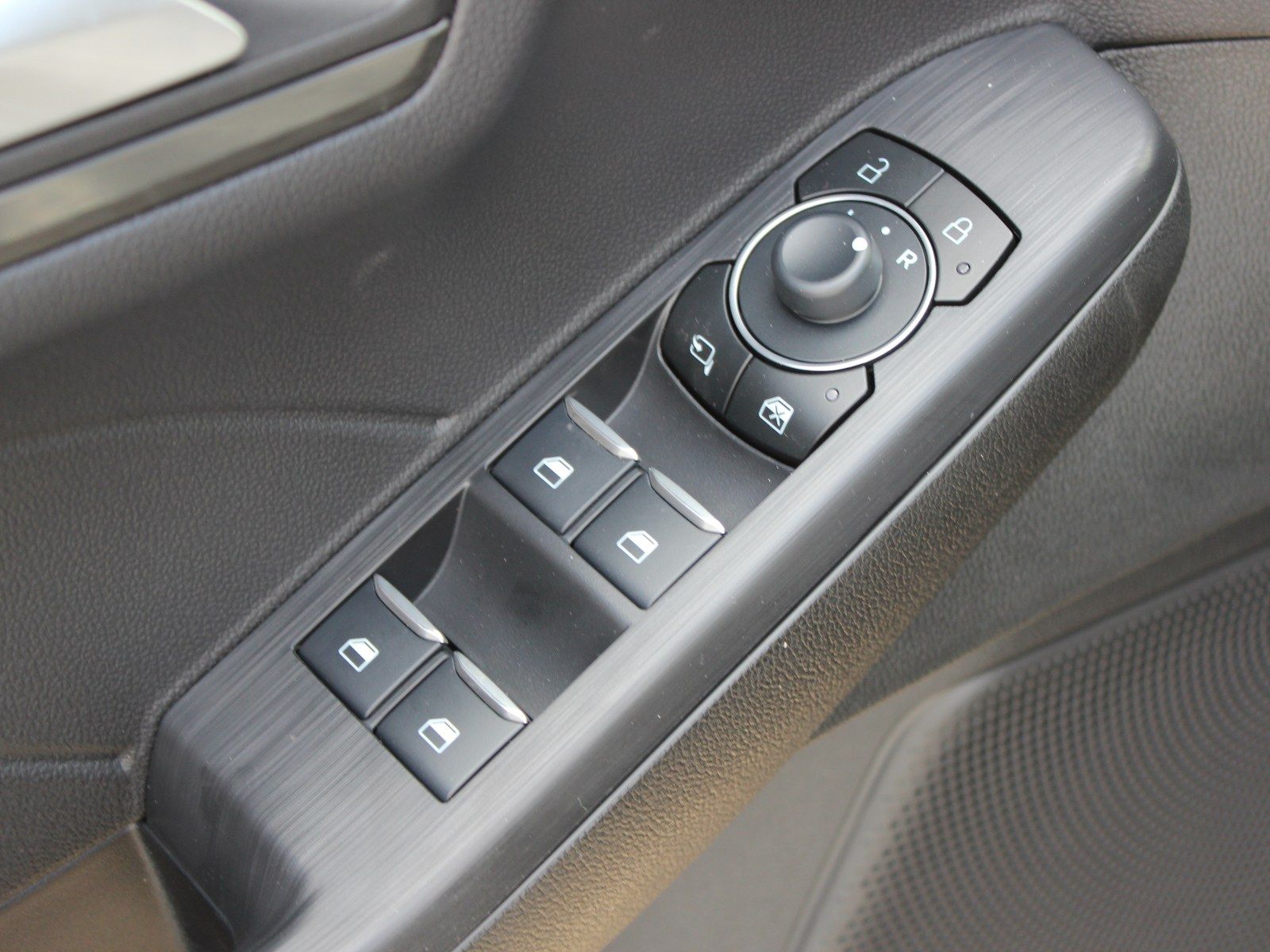 Fahrzeugabbildung Ford Kuga Hybrid Titanium