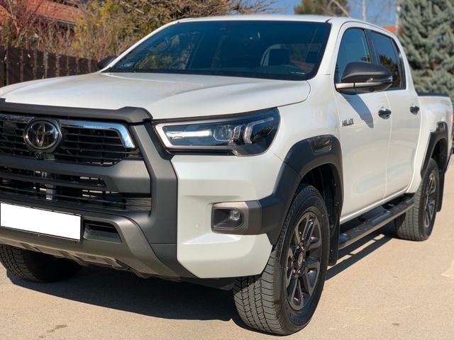 Toyota Hilux 2.8 D-4D  4X4 INVINCIBLE MY25,51.990 NETTO