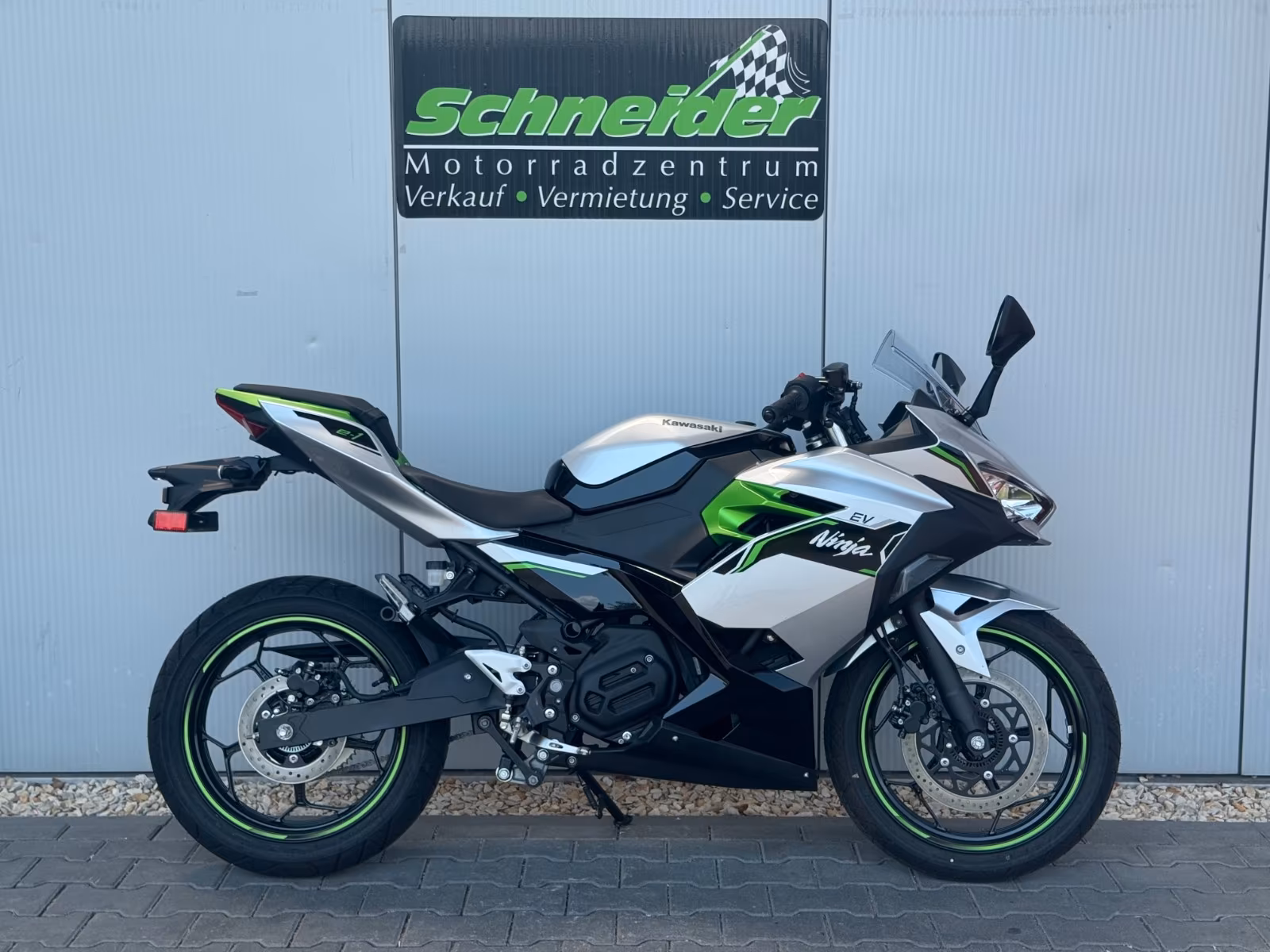 Kawasaki Ninja e-1 wenig Kilometer, Garantie