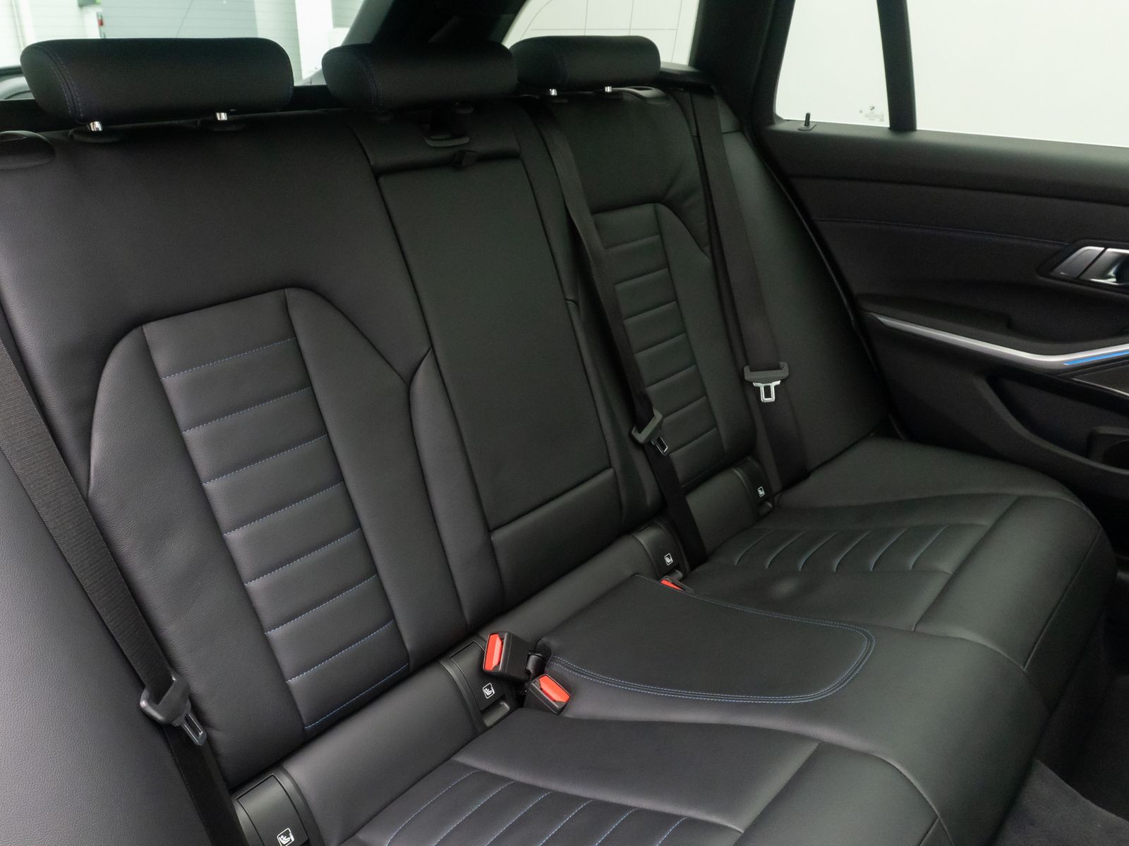 Fahrzeugabbildung BMW 330e xD M Sport 360&deg; HUD Panorama Individual 19"