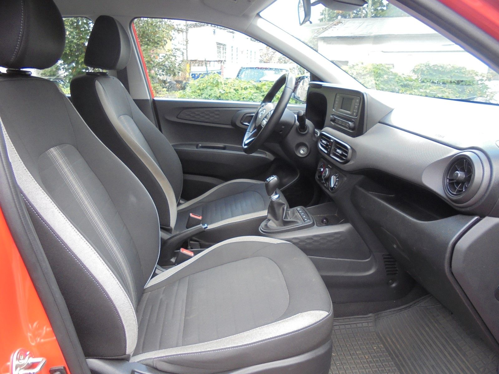 Fahrzeugabbildung Hyundai i10 Select/Tüv & Service Neu/Klima/Shz/1.Hand