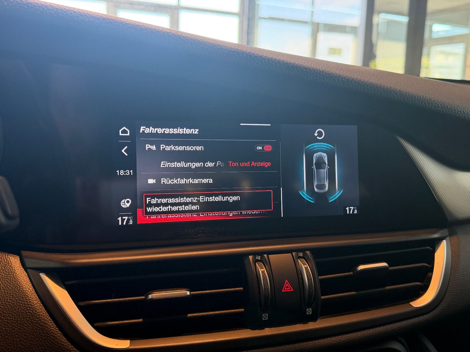 Fahrzeugabbildung Alfa Romeo Giulia Sprint /KAMERA/ALL-BLACK/CAR-PLAY