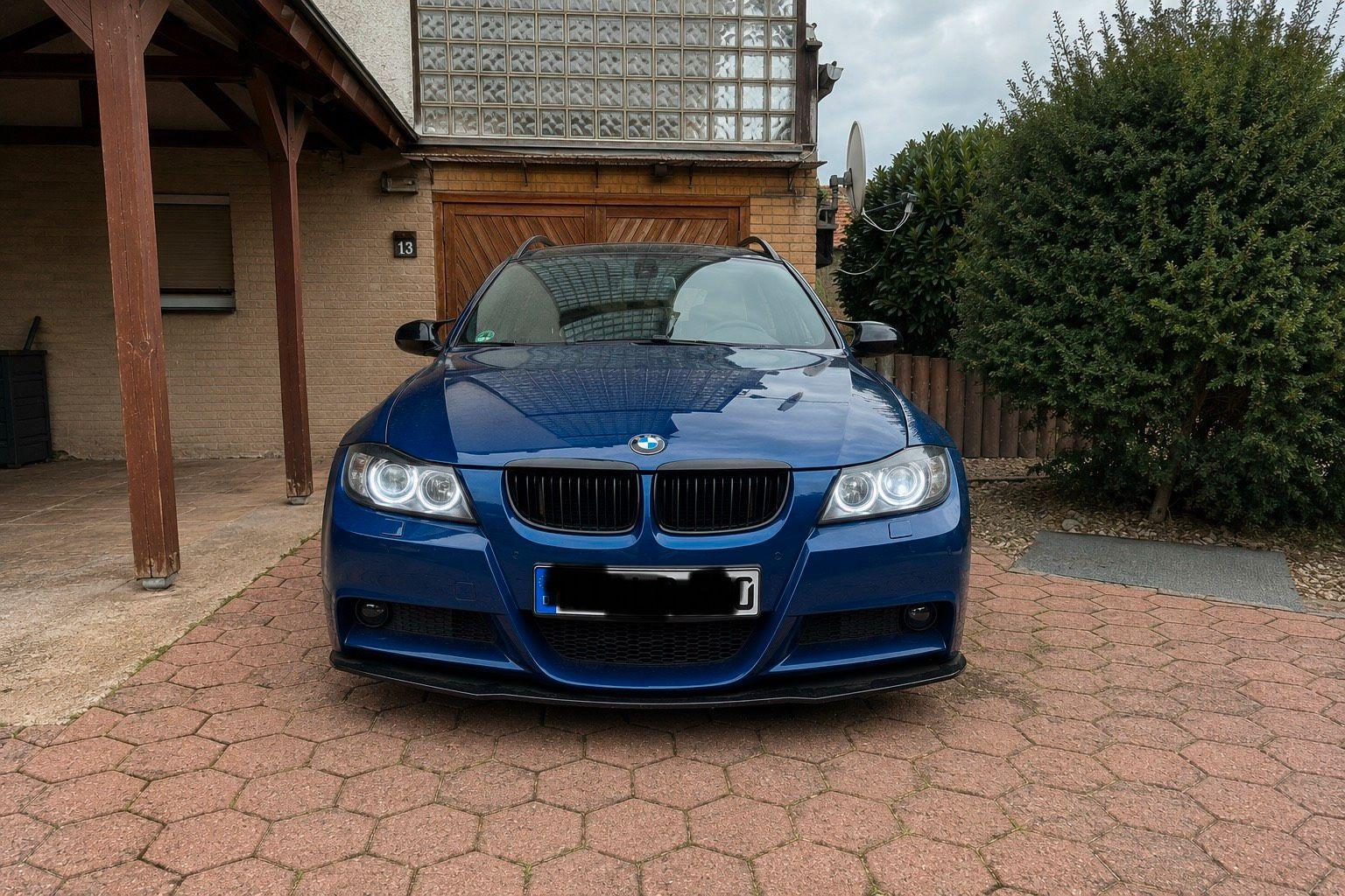 BMW 330 2006 — rear view