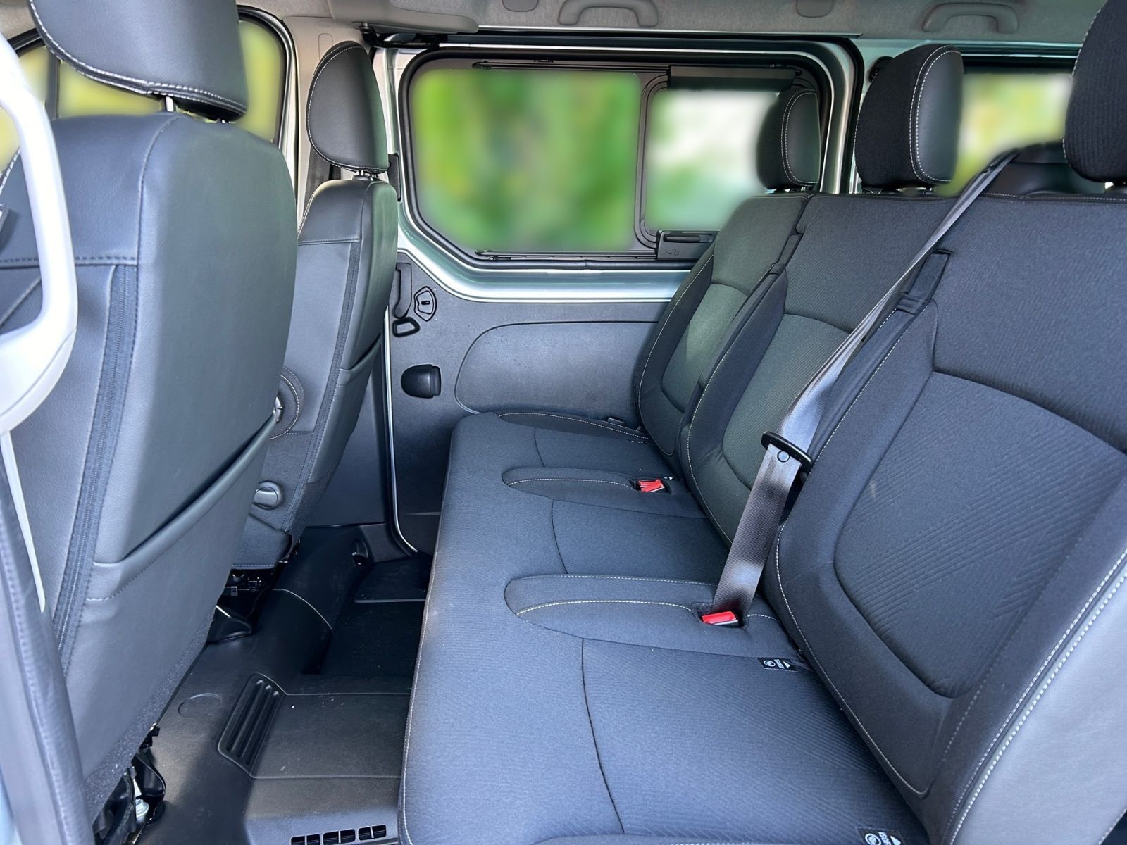 Fahrzeugabbildung Nissan Primastar Kombi9 L1H1 2,8t dci170 DCT TEKNA 2ST